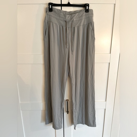 Halara Halotek pants size large gray midrise side pocket pants wide leg crop - Picture 2 of 6